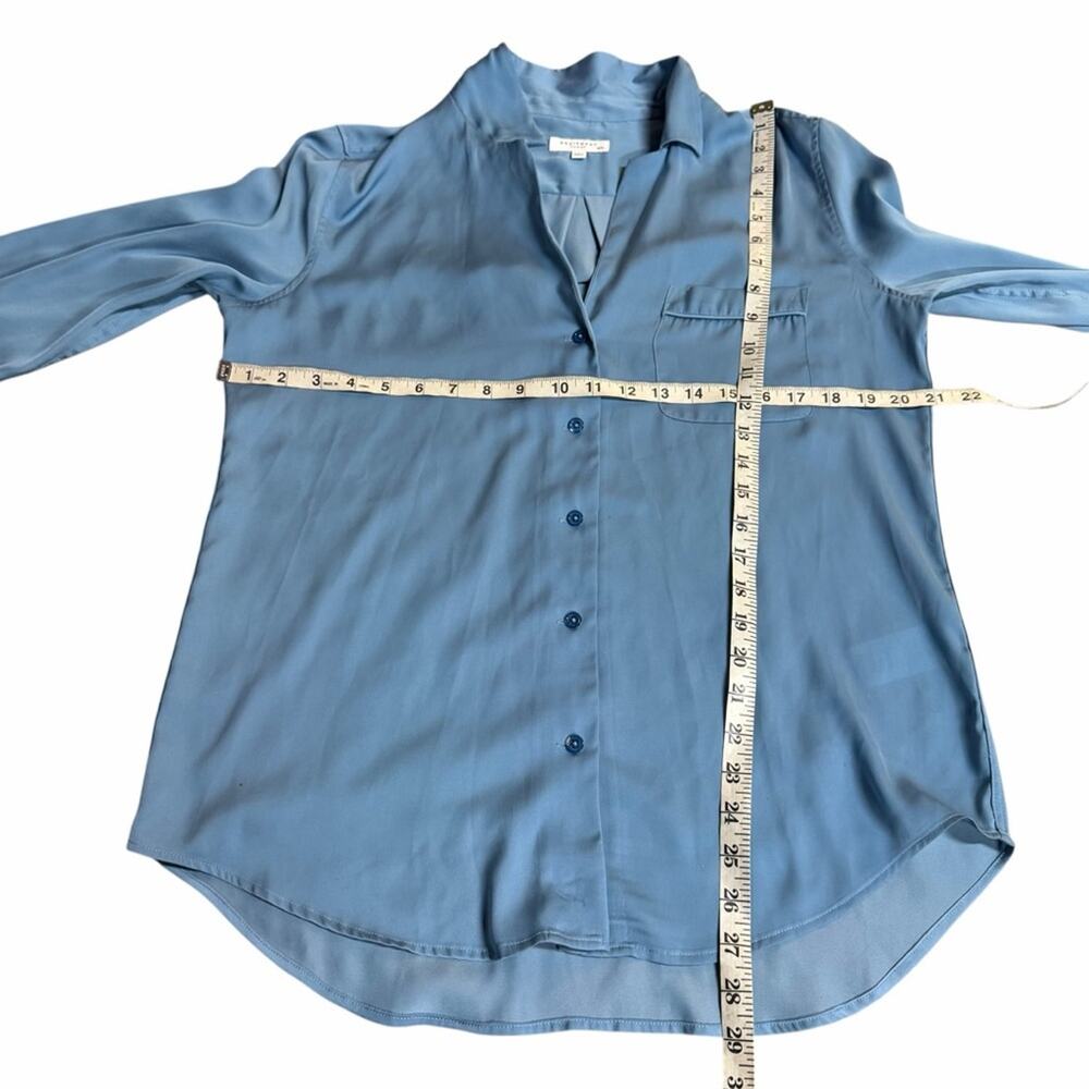 Equipment Femme Keira Satin Button Down Top Size Medium - Picture 2 of 7